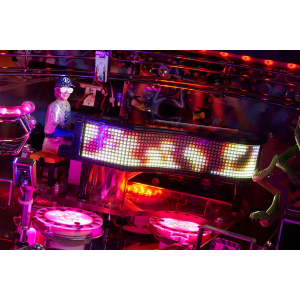 FLIPPER ELTON JOHN SUPERSTAR COLLECTOR 8