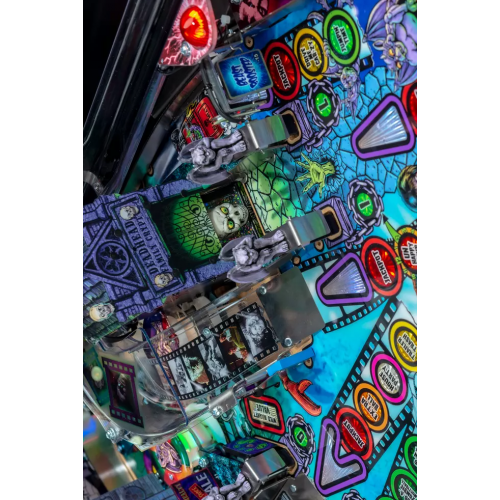 ELVIRA'S HOUSE OF HORRORS 7